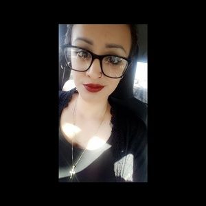 Meet your Posher, Priscilla